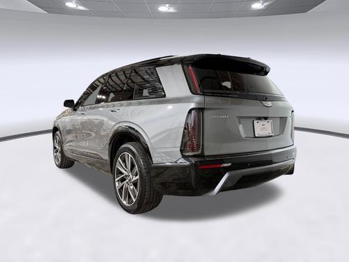 Argent Silver Metallic 2026 Cadillac VISTIQ Sport