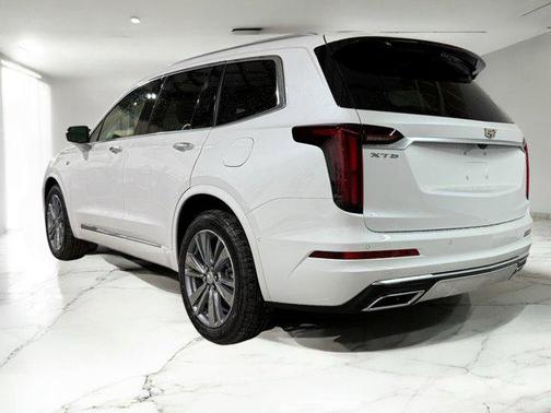 2025 Cadillac XT6 Premium Luxury FWD