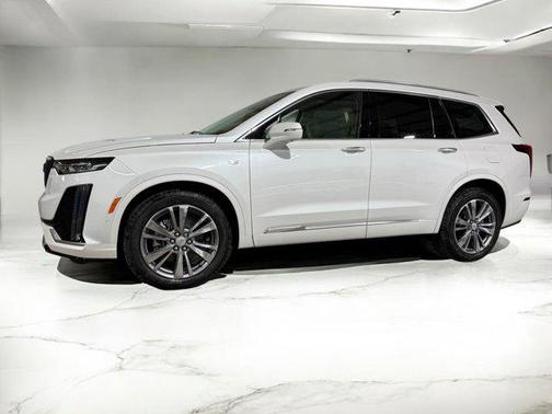 2025 Cadillac XT6 Premium Luxury FWD