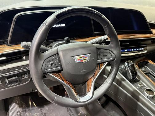 2022 Cadillac Escalade Premium Luxury