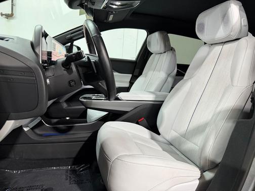 Argent Silver Metallic 2024 Cadillac LYRIQ Luxury