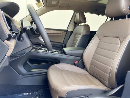 Silver Mist Metallic 2024 Volkswagen Atlas 2.0T SEL