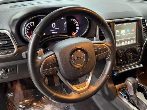 Bright White Clearcoat 2017 Jeep Grand Cherokee Altitude