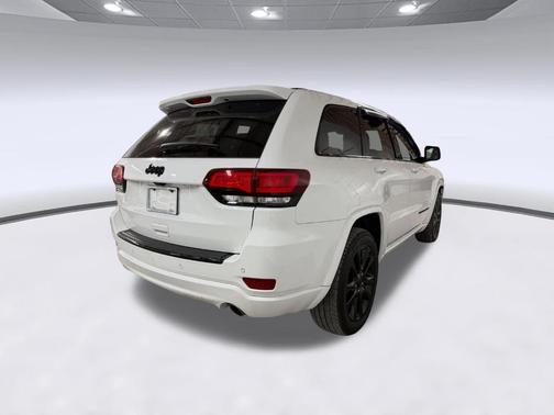 Bright White Clearcoat 2017 Jeep Grand Cherokee Altitude