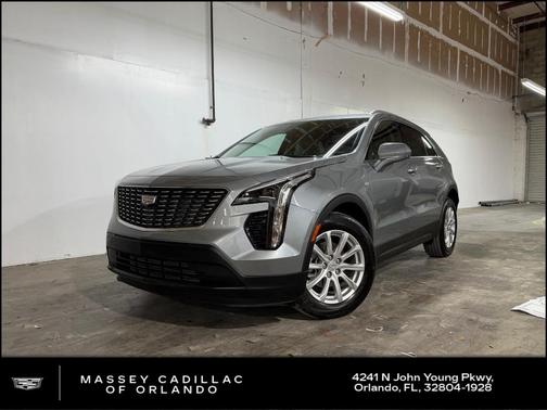 Argent Silver Metallic 2023 Cadillac XT4 Luxury