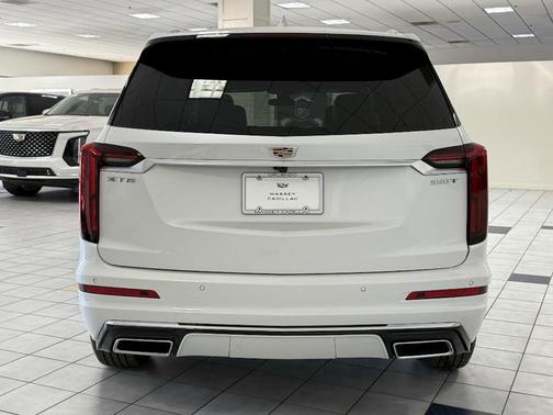 2025 Cadillac XT6 Luxury FWD
