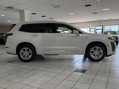 2025 Cadillac XT6 Luxury FWD