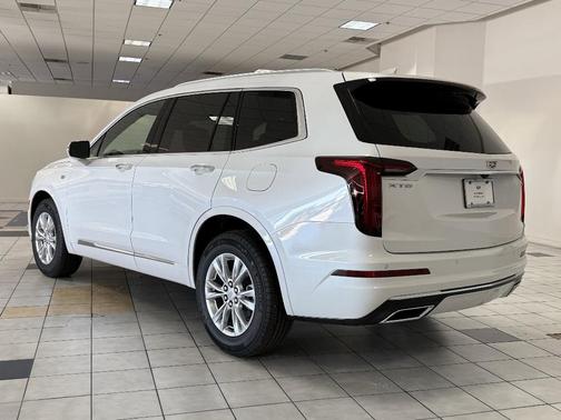 2025 Cadillac XT6 Luxury FWD