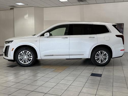 2025 Cadillac XT6 Luxury FWD