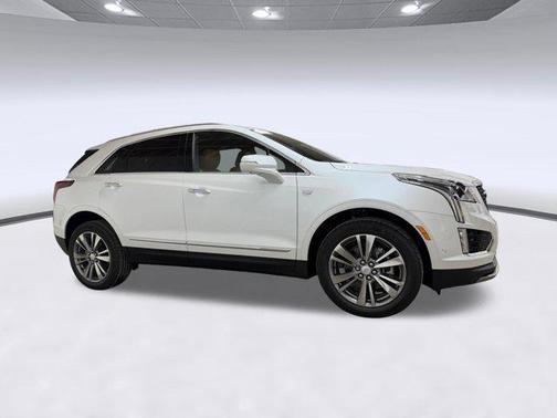 Crystal White Tricoat 2026 Cadillac XT5 Premium Luxury