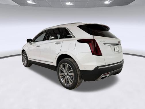 Crystal White Tricoat 2026 Cadillac XT5 Premium Luxury