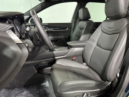 2025 Cadillac XT6 Premium Luxury FWD