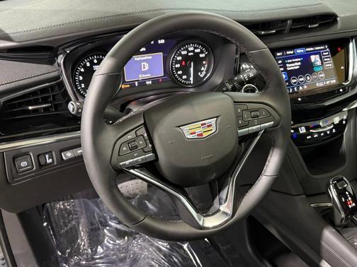 2025 Cadillac XT6 Premium Luxury FWD