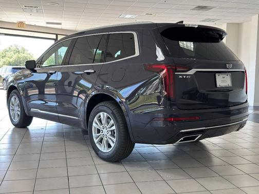 2025 Cadillac XT6 Luxury FWD