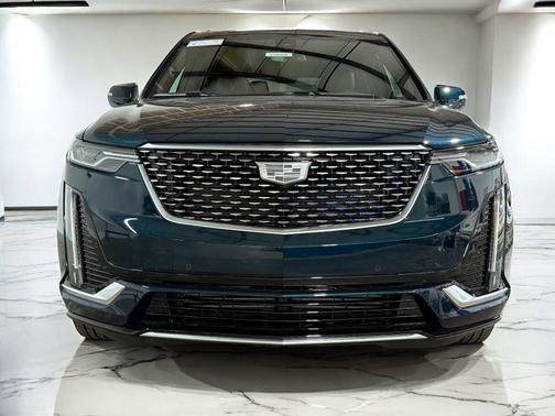 2025 Cadillac XT6 Luxury FWD
