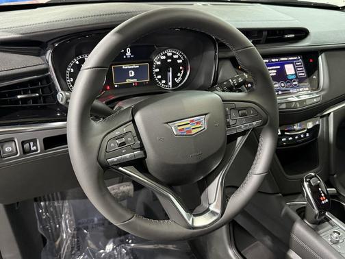 2025 Cadillac XT6 Luxury FWD
