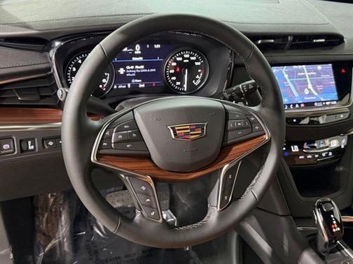 Argent Silver Metallic 2026 Cadillac XT5 Premium Luxury