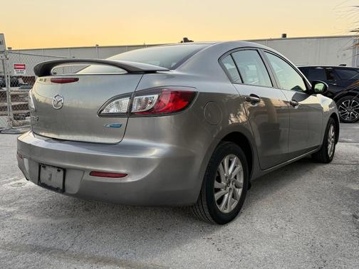 2013 Mazda Mazda3 i Touring
