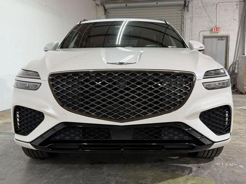 Uyuni White 2023 Genesis GV70 2.5T AWD