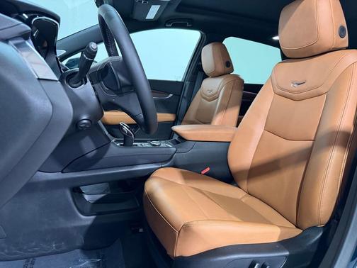 Emerald Lake Metallic 2026 Cadillac XT5 Premium Luxury