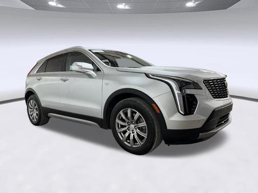 Radiant Silver Metallic 2021 Cadillac XT4 Premium Luxury