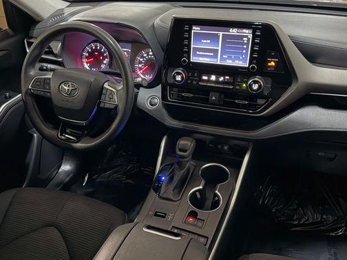 Magnetic Gray Metallic 2020 Toyota Highlander L