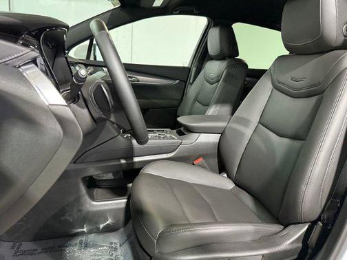 2025 Cadillac XT5 Luxury