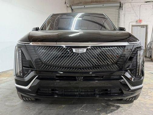 Stellar Black Metallic 2026 Cadillac VISTIQ Luxury