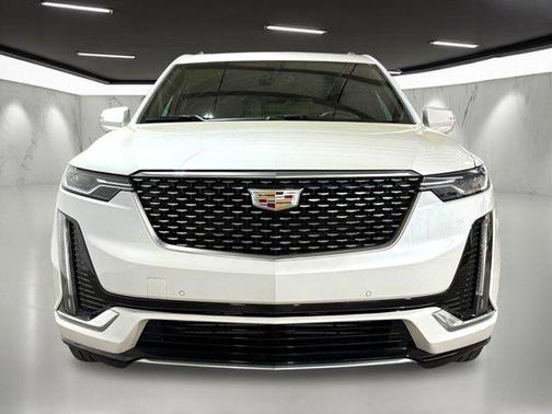 2023 Cadillac XT6 Luxury FWD