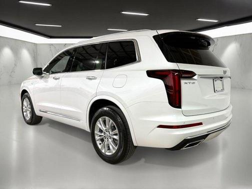 2023 Cadillac XT6 Luxury FWD