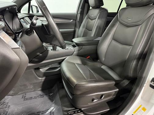 2023 Cadillac XT6 Luxury FWD