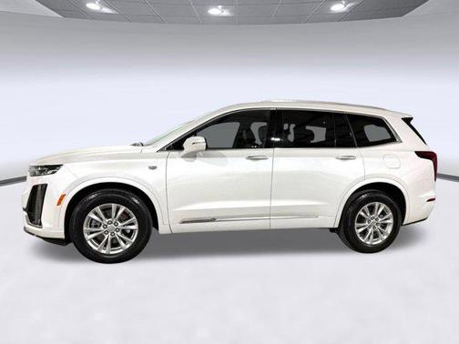 Crystal White Tricoat 2023 Cadillac XT6 Luxury FWD