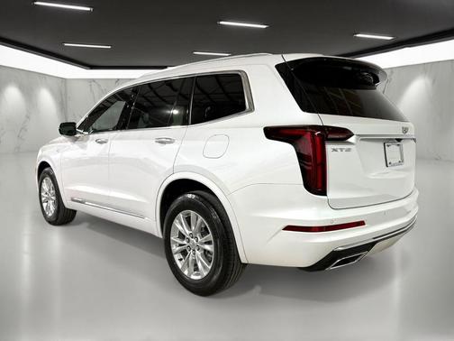 2023 Cadillac XT6 Luxury FWD
