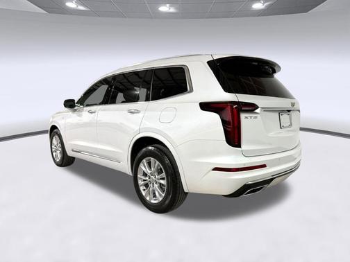 Crystal White Tricoat 2023 Cadillac XT6 Luxury FWD