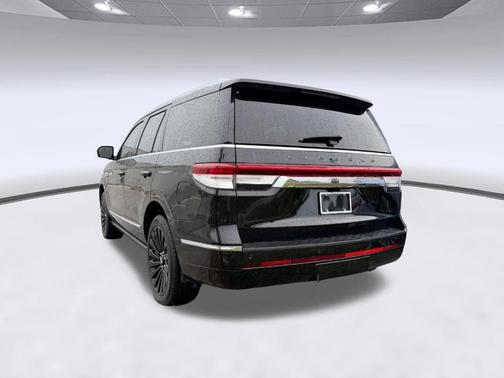 Infinite Black Metallic Clearcoat 2022 Lincoln Navigator Black Label