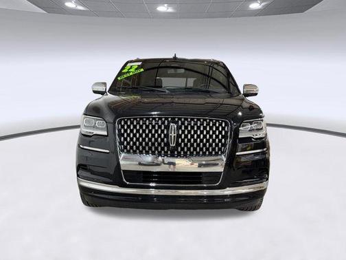 Infinite Black Metallic Clearcoat 2022 Lincoln Navigator Black Label