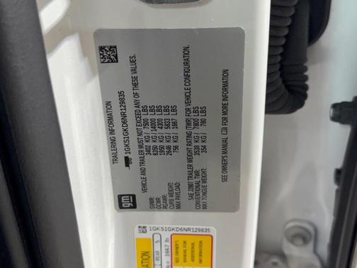 White Frost Tricoat 2022 GMC Yukon XL SLT