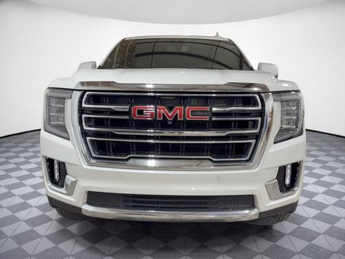 White Frost Tricoat 2022 GMC Yukon XL SLT