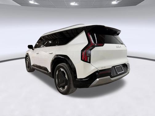 Snow White Pearl 2024 Kia EV9 Land