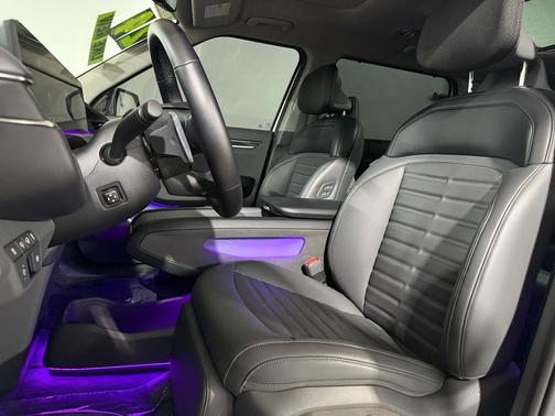 Snow White Pearl 2024 Kia EV9 Land