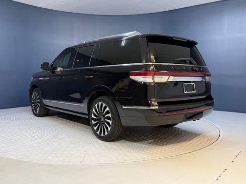 2022 Lincoln Navigator Black Label