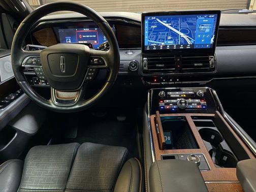 2022 Lincoln Navigator Black Label