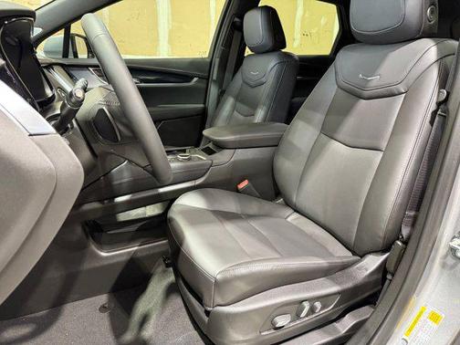 Argent Silver Metallic 2026 Cadillac XT5 Premium Luxury
