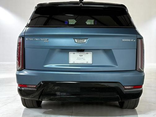 2025 Cadillac Escalade Sport