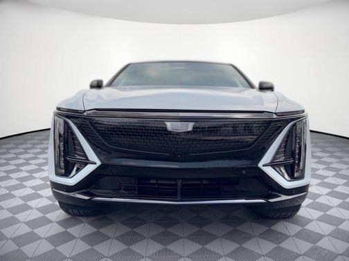 Vibrant White Tricoat 2027 Cadillac LYRIQ Signature Sport