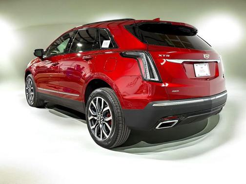 2025 Cadillac XT5 Sport