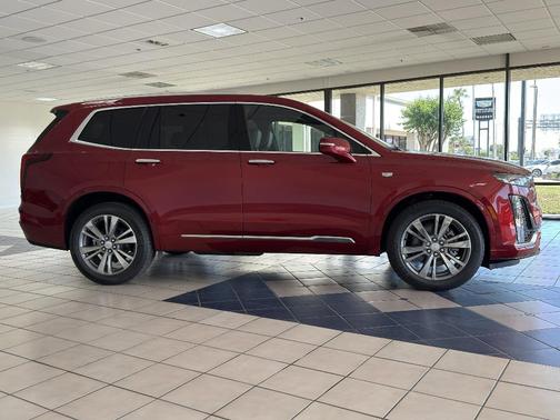 2025 Cadillac XT6 Premium Luxury FWD