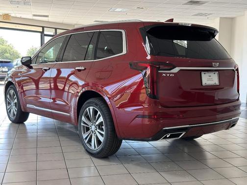 2025 Cadillac XT6 Premium Luxury FWD