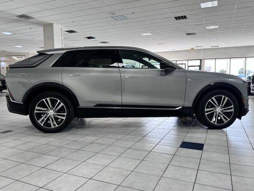 2025 Cadillac LYRIQ Luxury w/1SC