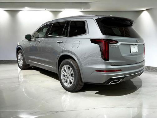 2025 Cadillac XT6 Luxury FWD